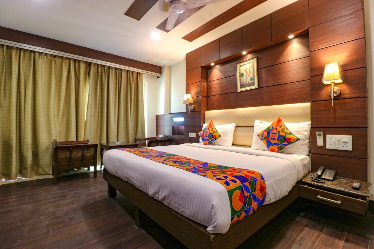 Fabhotel Admire Suites New Delhi Buitenkant foto