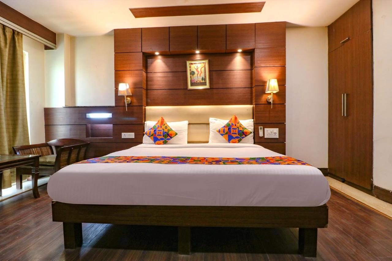 Fabhotel Admire Suites New Delhi Buitenkant foto