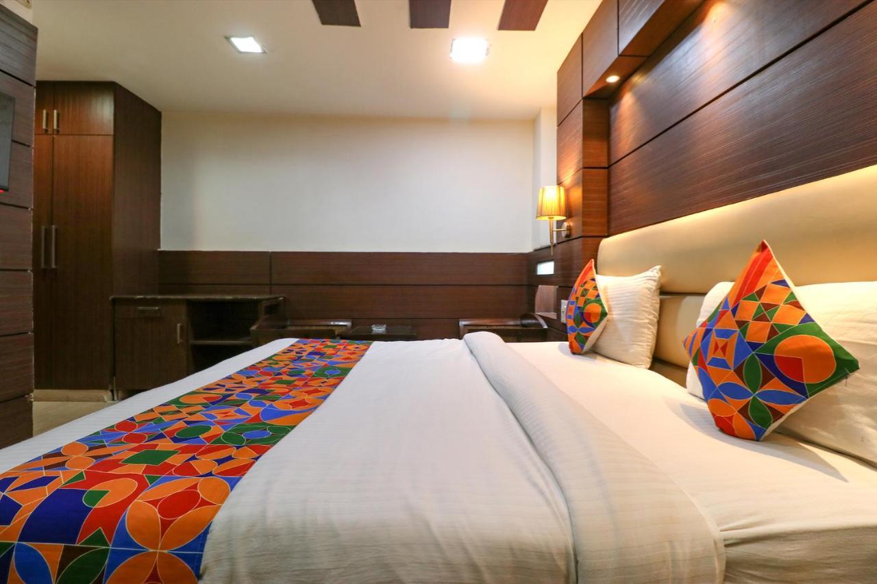 Fabhotel Admire Suites New Delhi Buitenkant foto
