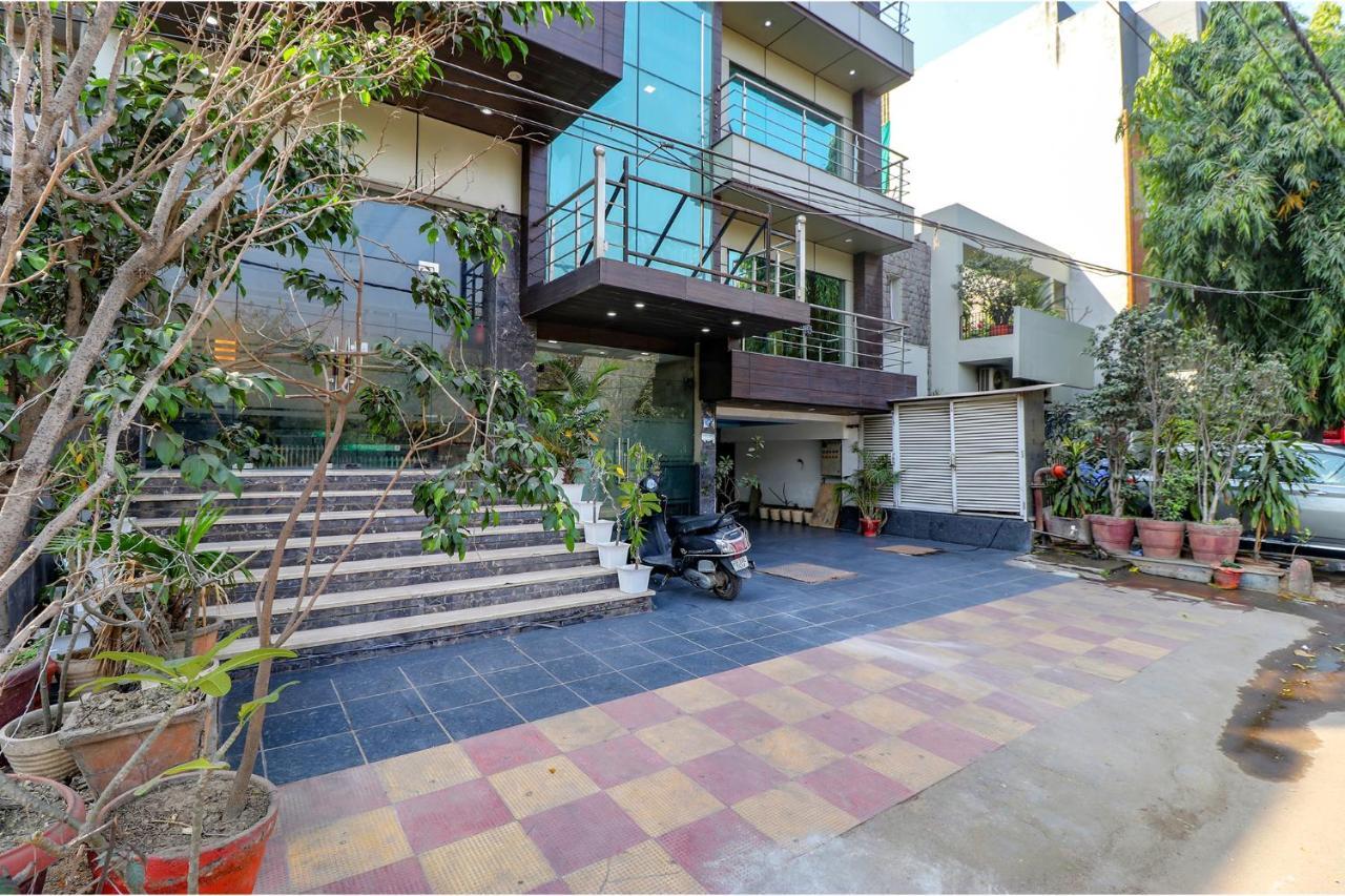 Fabhotel Admire Suites New Delhi Buitenkant foto